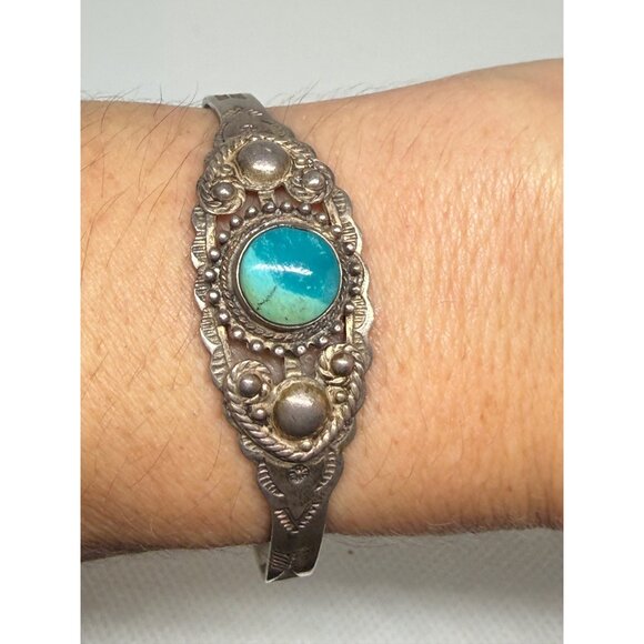 Vintage Small Royston Turquoise & Sterling Silver Handcrafted Cuff Bracelet - Picture 7 of 8